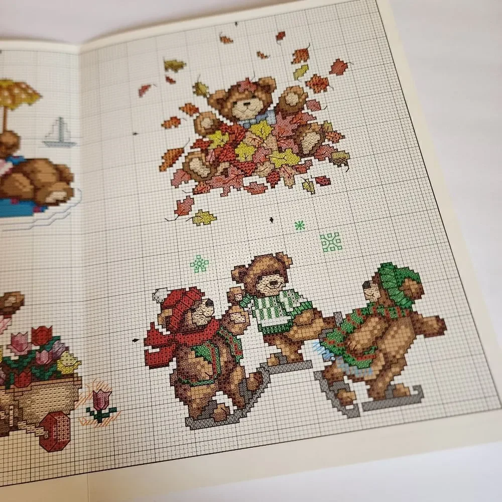Leisure Arts Teddies Year Round Crossstitch Leaflet